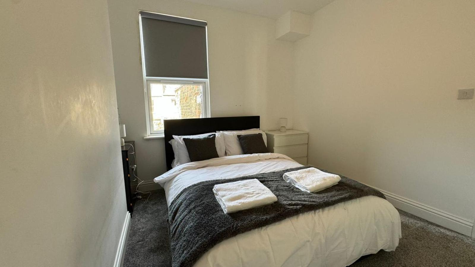 Comfortable - Only 6-mins Walk From Underground Station * Londen