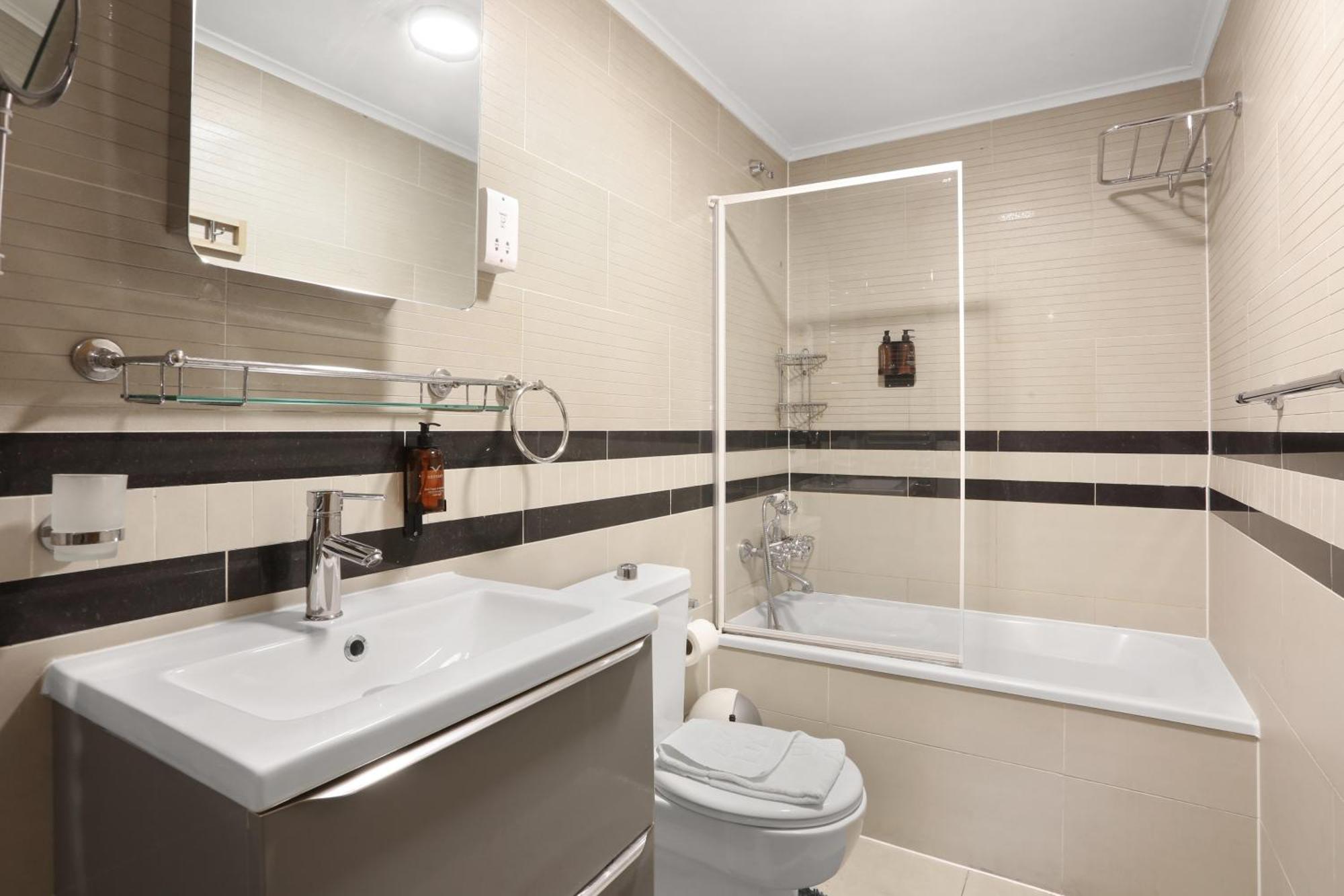 Spacious 2 Bedroom Flat Near Hyde Park By Beiroom Londres