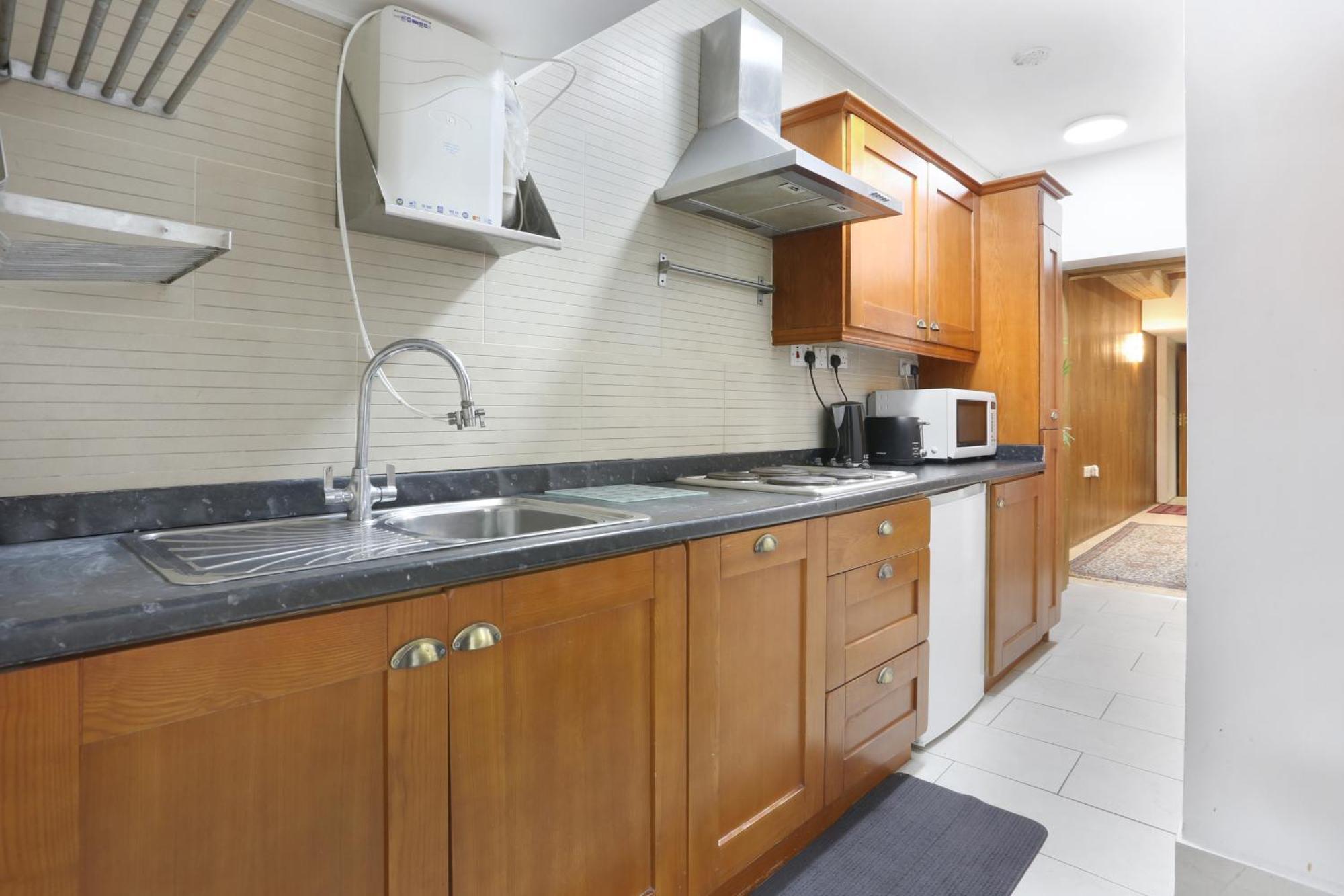 Spacious 2 Bedroom Flat Near Hyde Park By Beiroom