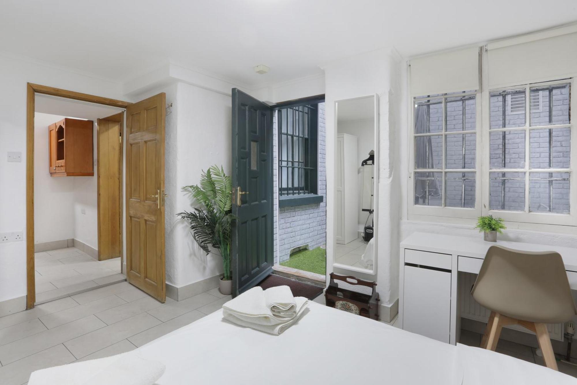 Spacious 2 Bedroom Flat Near Hyde Park By Beiroom Londres