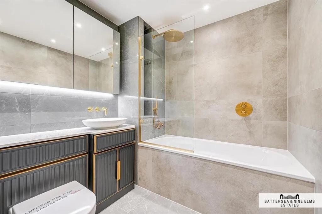 250 Road 2 Bollinder Place Ec1v 2ah 2bed Luxury Apartments-this Is Full Address Apartment London