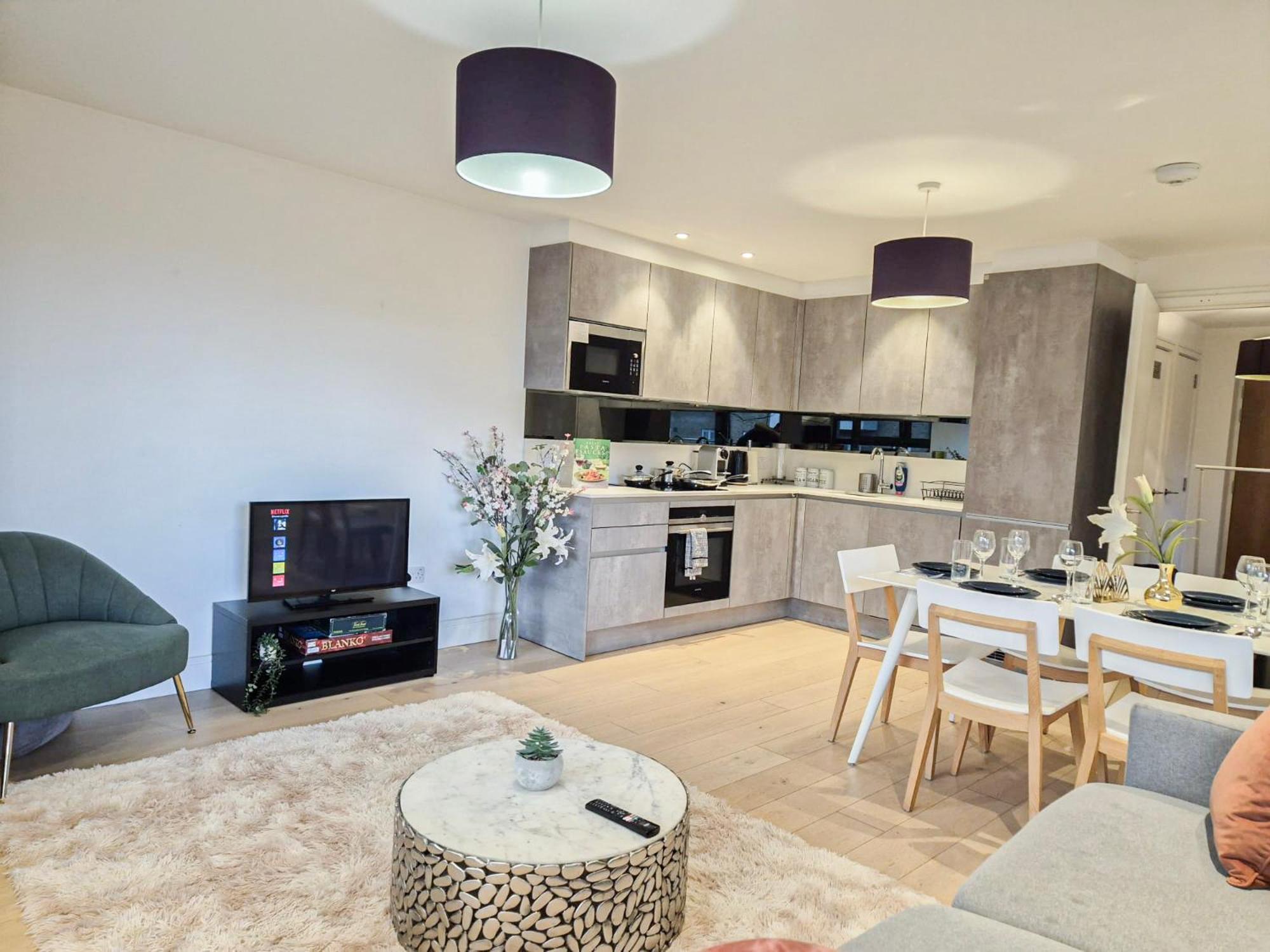 Modern & 3bedroom Flat With Pvt Balcony Steps From Regent's Park Appartement