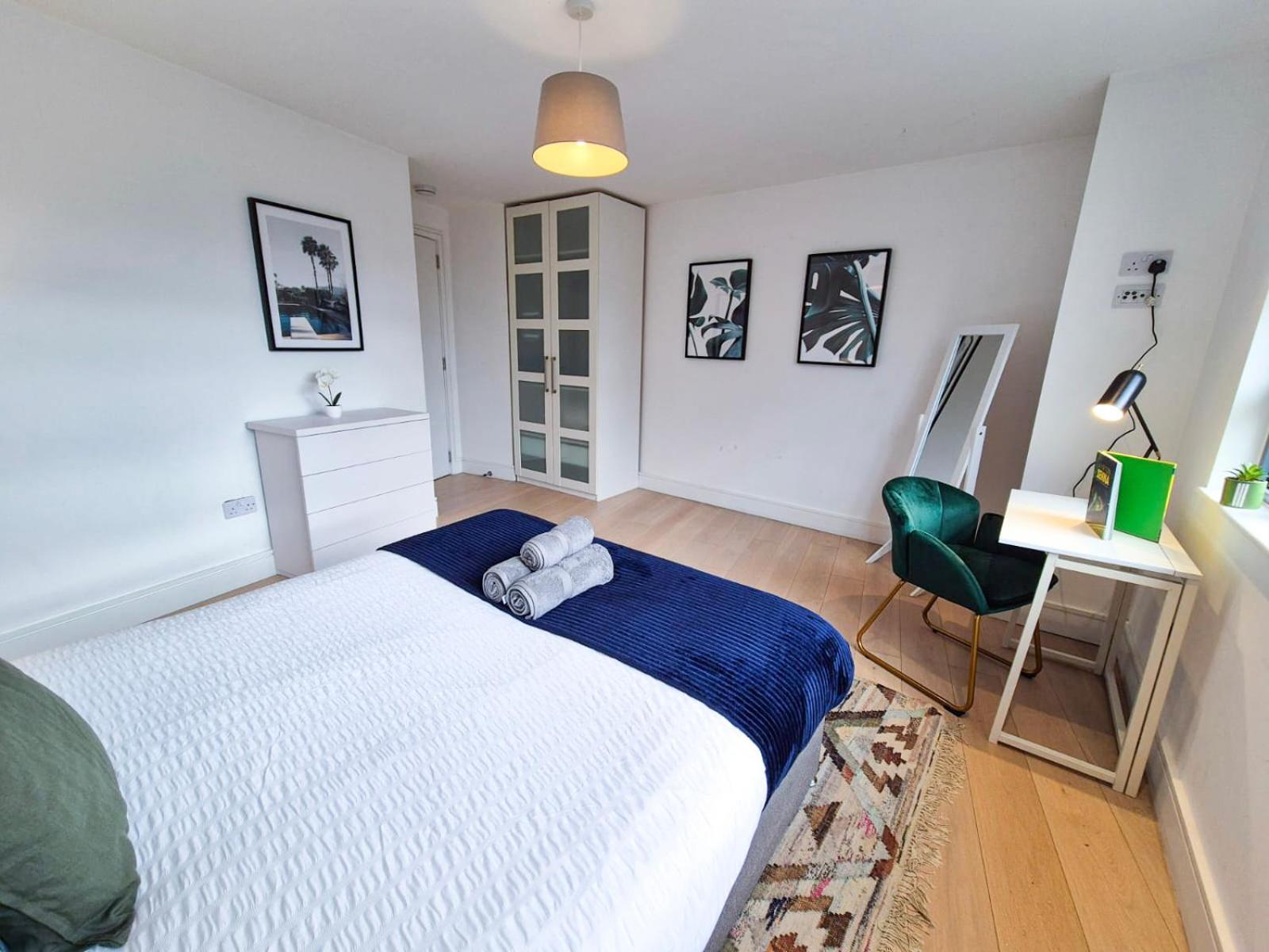 Modern & 3bedroom Flat With Pvt Balcony Steps From Regent's Park Appartement *