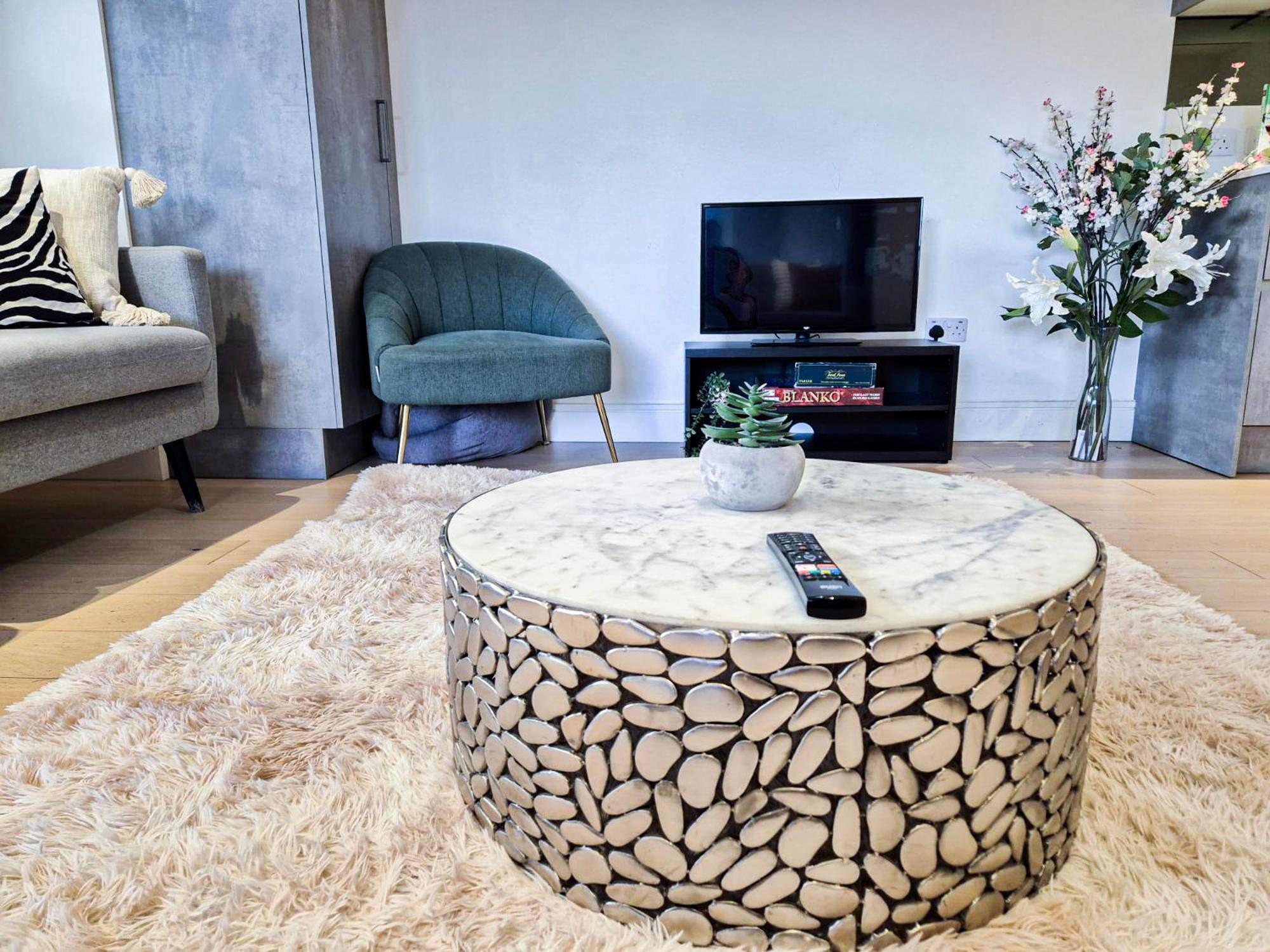 Modern & 3bedroom Flat With Pvt Balcony Steps From Regent's Park * Londen