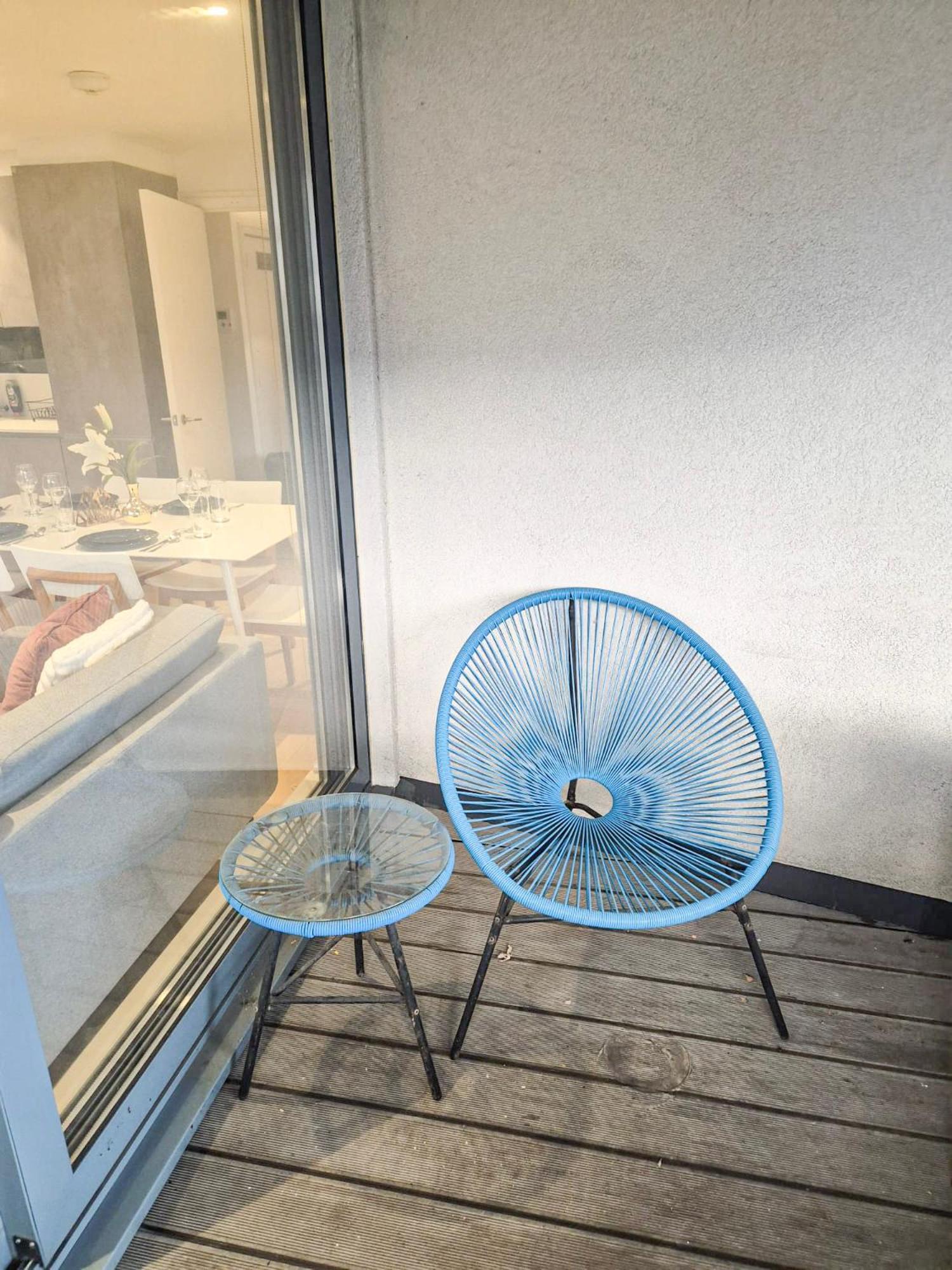 Modern & 3bedroom Flat With Pvt Balcony Steps From Regent's Park Londen