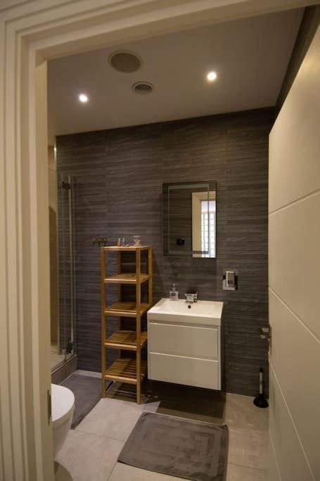 Modern In The Heart Of Apartamento Londres