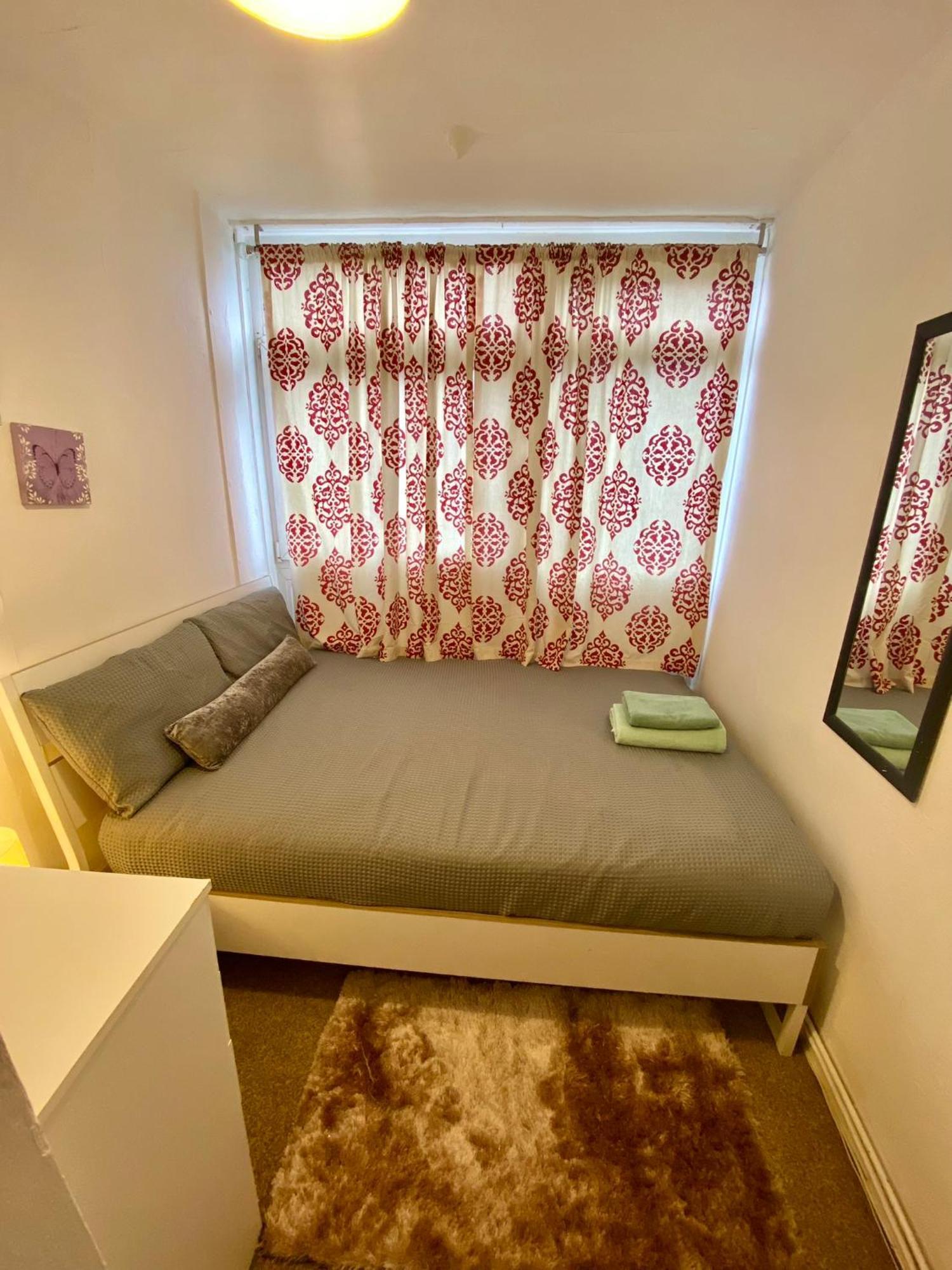 Cosy 3 Bed Apt, Old Truman Brewery! Brick Lane, London, E1 * Londres