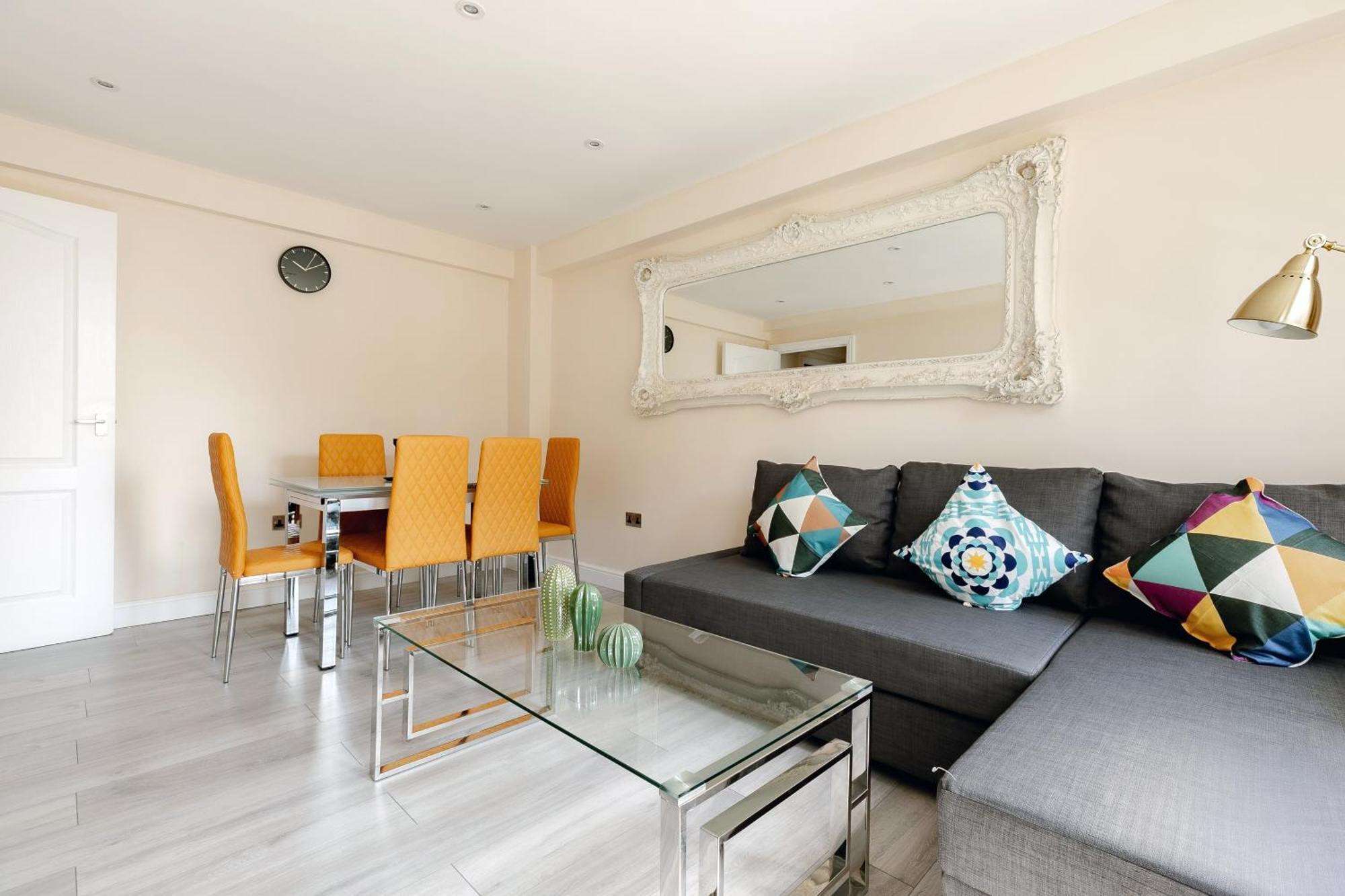 Two Bedroom Near Hyde Park And Oxford Street Londen