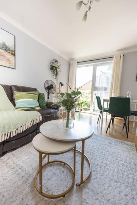 Tranquil 2 Bed Near Downtown & Free Parking Londres