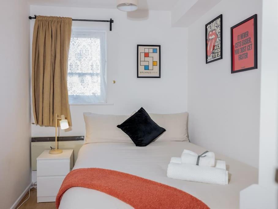 Tranquil 2 Bed Near Downtown & Free Parking Apartamento