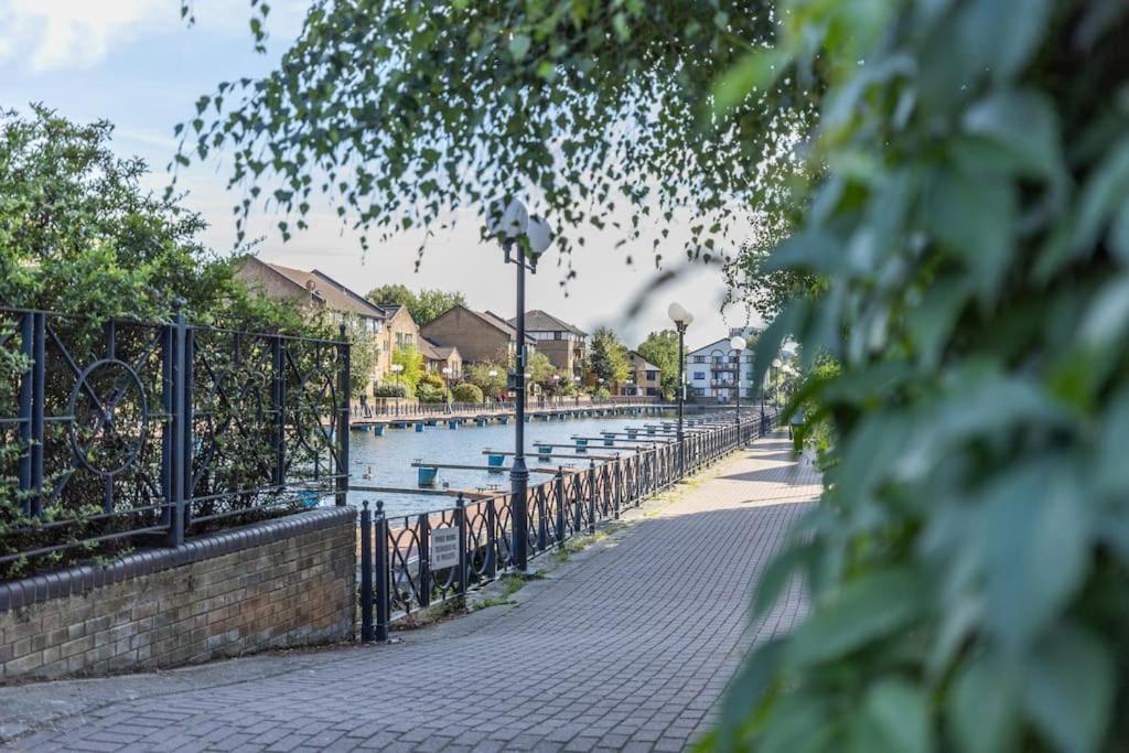 Apartamento Tranquil 2 Bed Near Downtown & Free Parking Londres