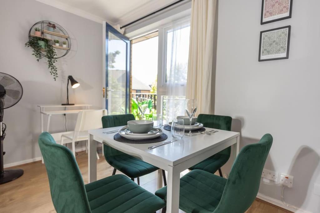 Tranquil 2 Bed Near Downtown & Free Parking Apartamento