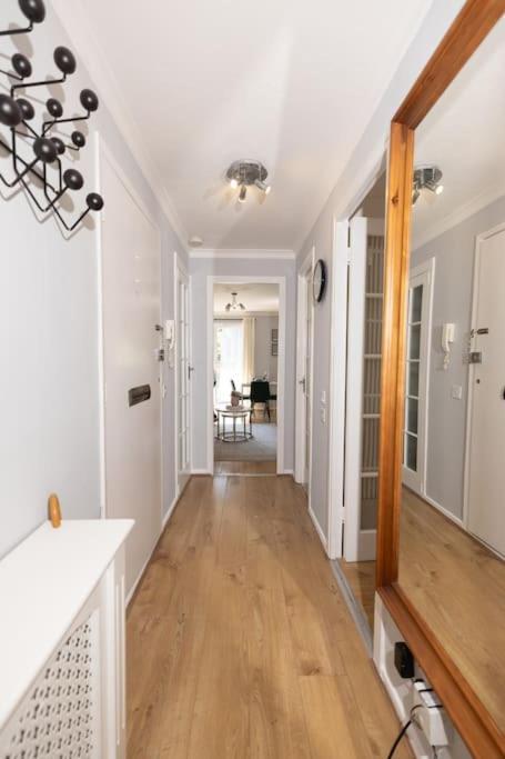 Tranquil 2 Bed Near Downtown & Free Parking *