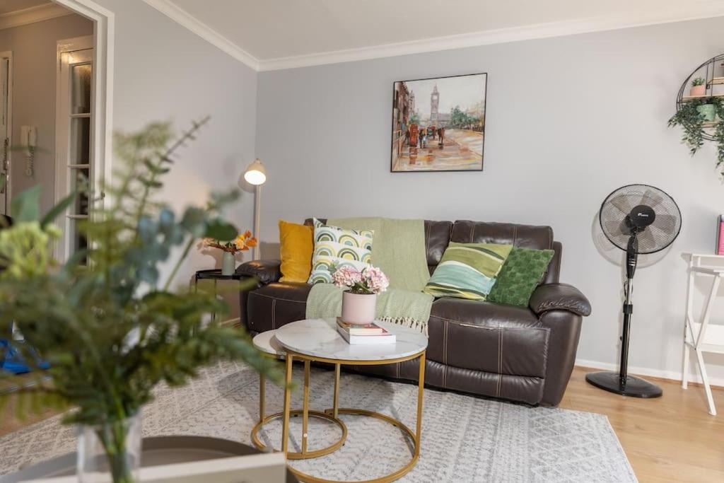 Tranquil 2 Bed Near Downtown & Free Parking * Londres