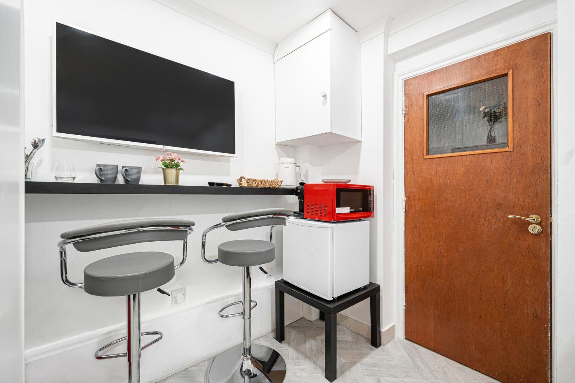Comfy Small Basement In Kensington Olympia Apartamento