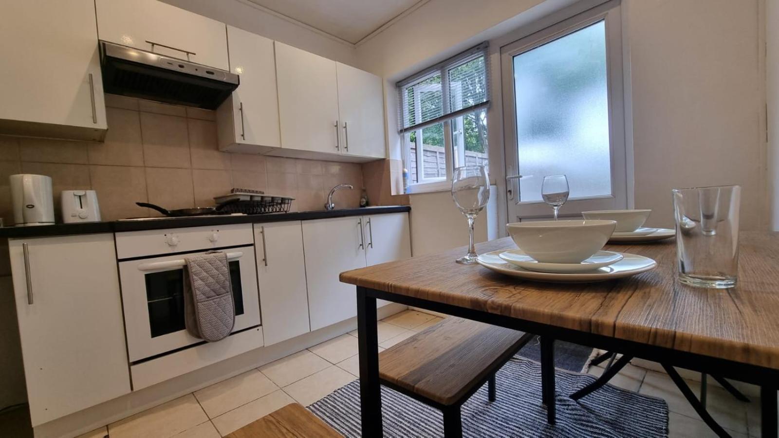 Appartement 2 Bed Ground Floor Flat With Garden Next To Turnpike Lane Tube & Bus