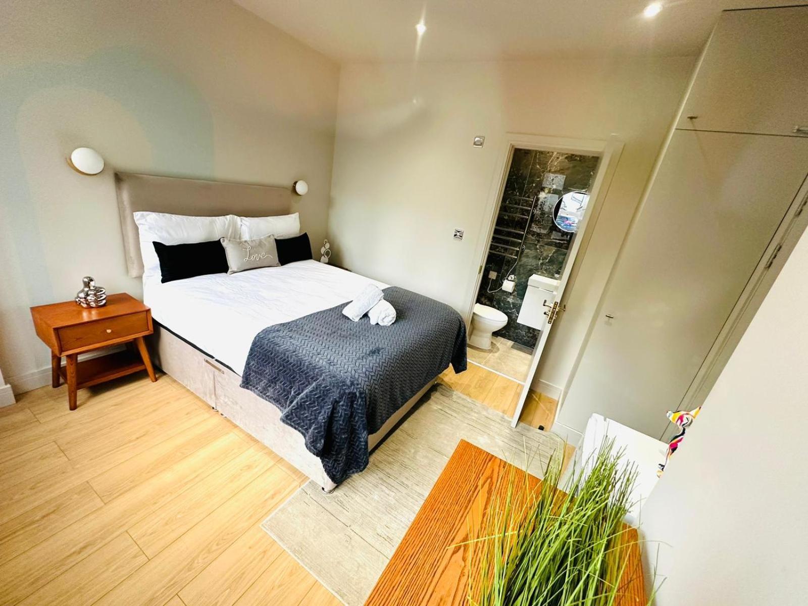Pensión Ensuite Ii Great Location Close To Eye
