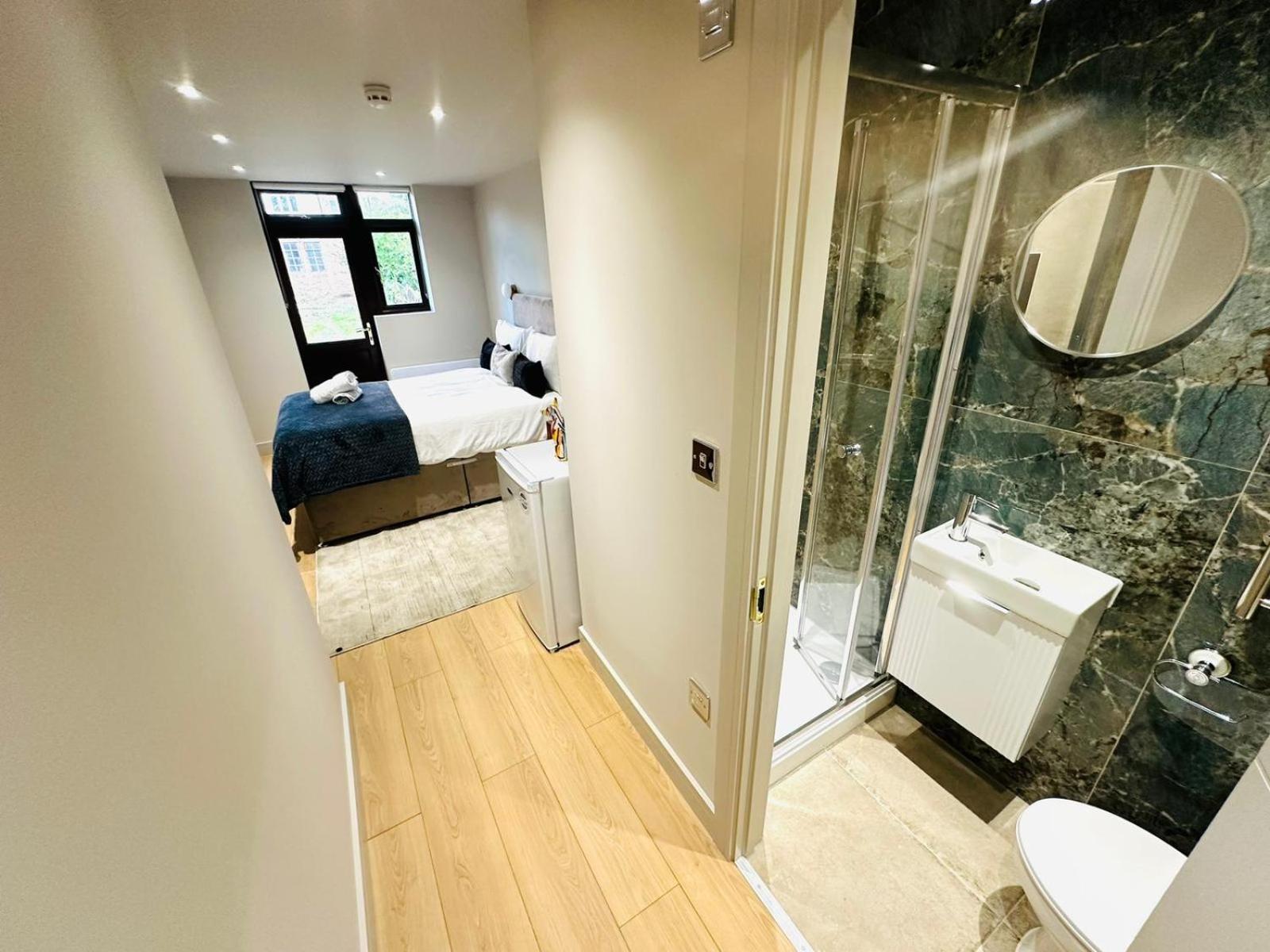 Pensión Ensuite Ii Great Location Close To Eye