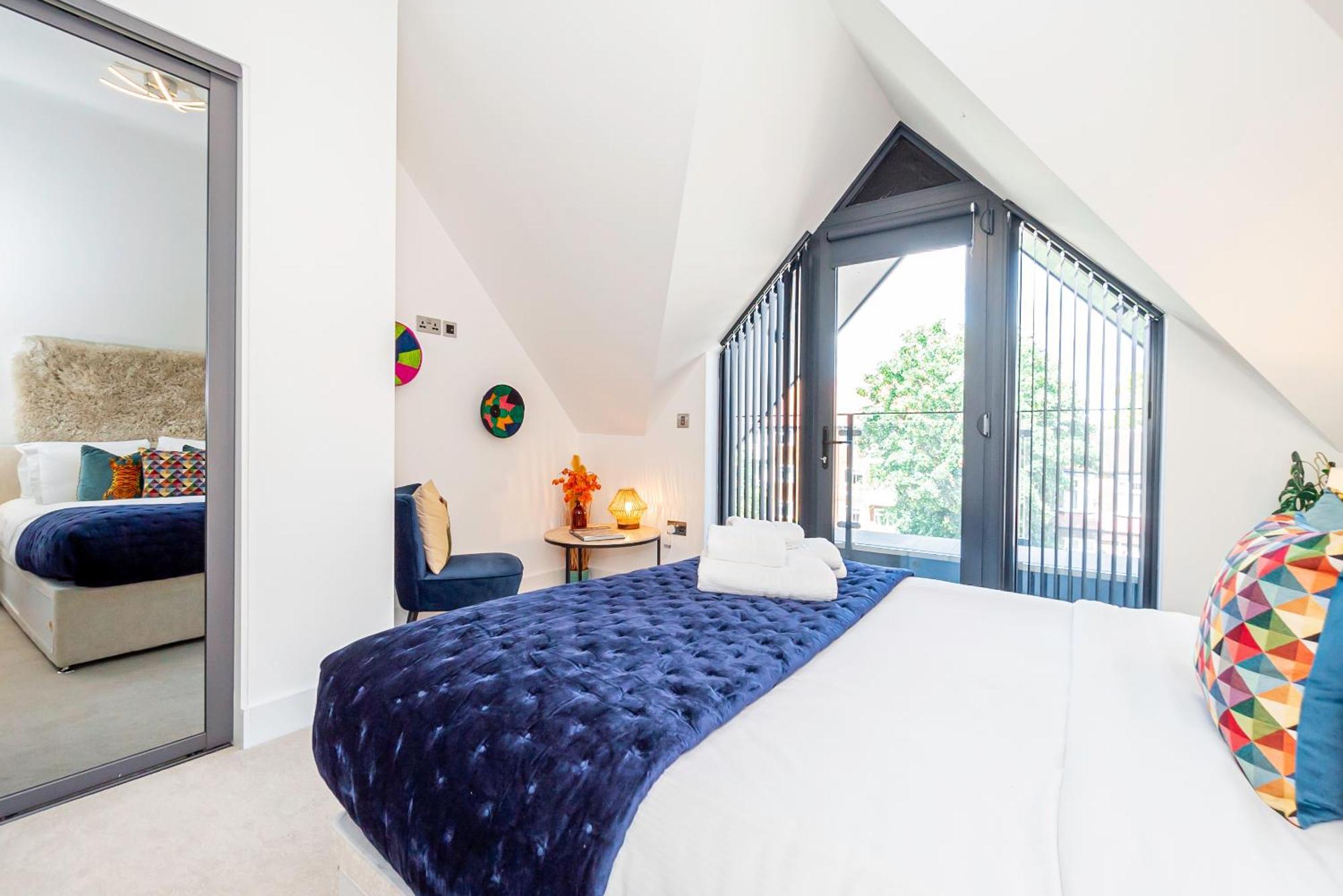 Superb Floor 1-bedroom Flat With Charming Two Balconies Appartement