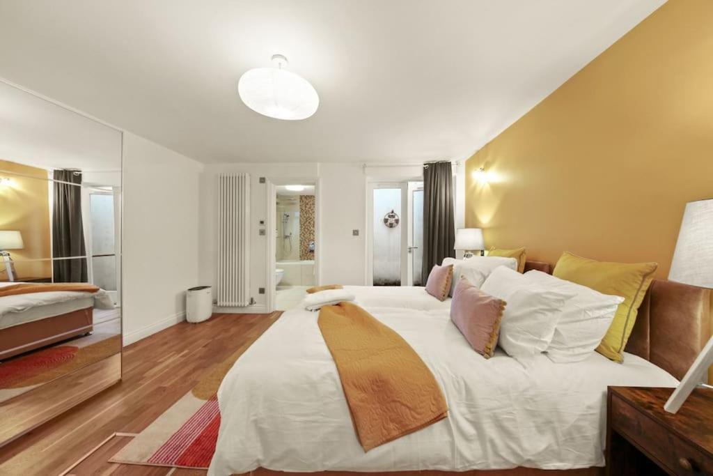 Stylish In Euston And Near Camden With Private Roof Terrace Apartment