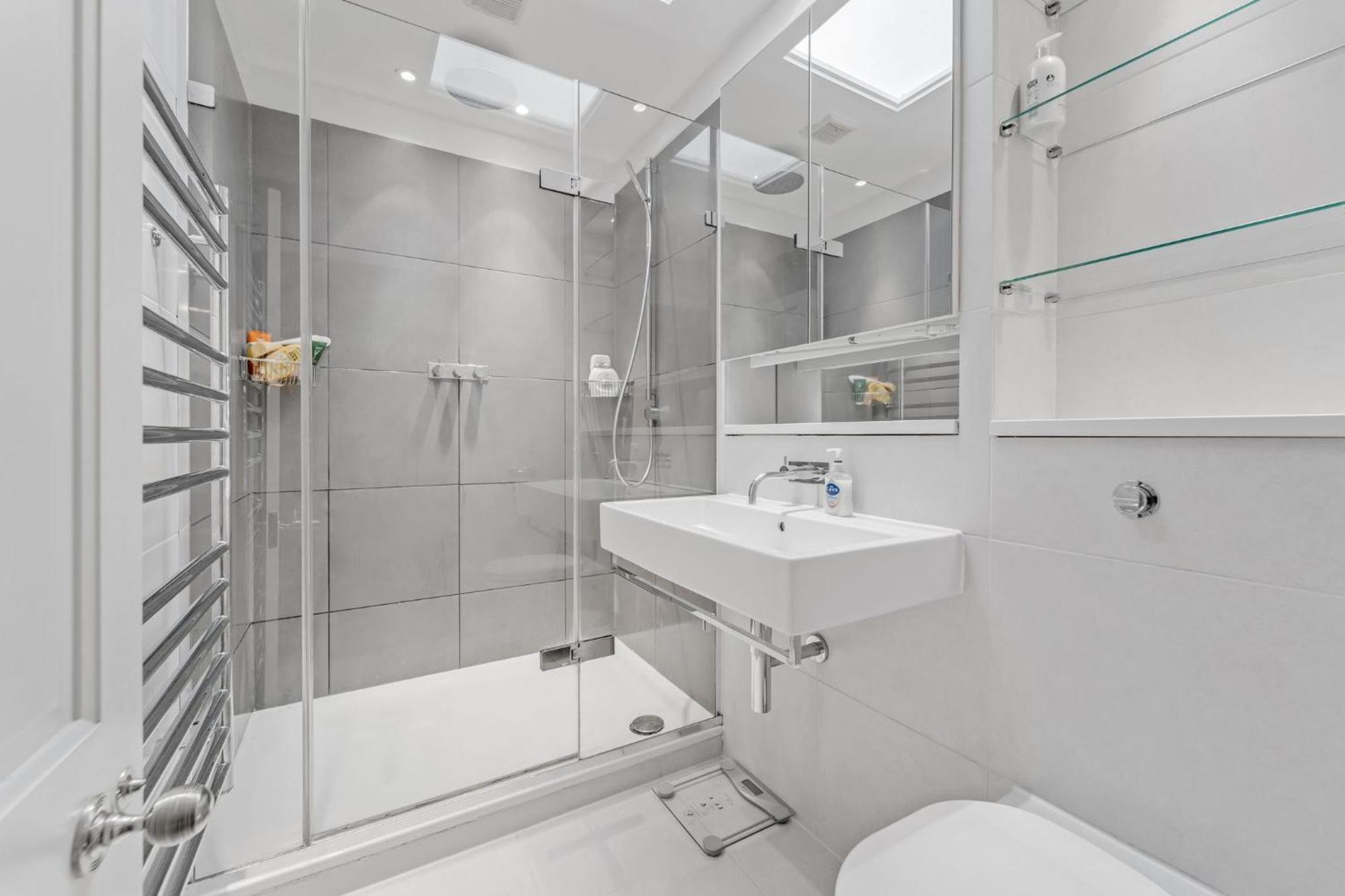 The Belgravia Place - Stunning & Bright 2bdr Apartamento *