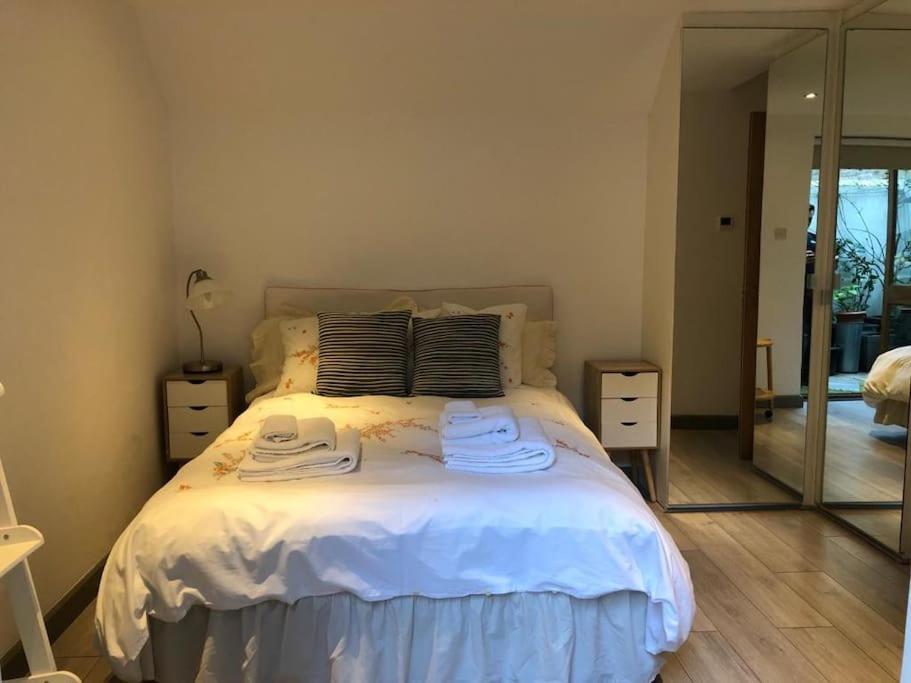 Apartamento Quiet Kensington Flat Ideal For