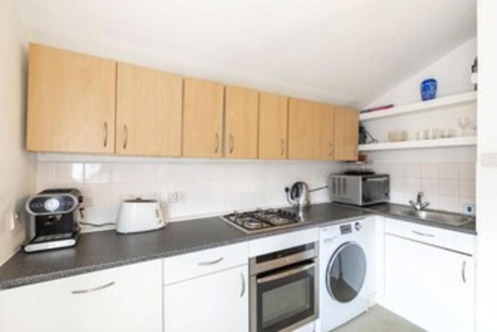One Bedroom Flat, Fulham Broadway Near Chelsea * Londres