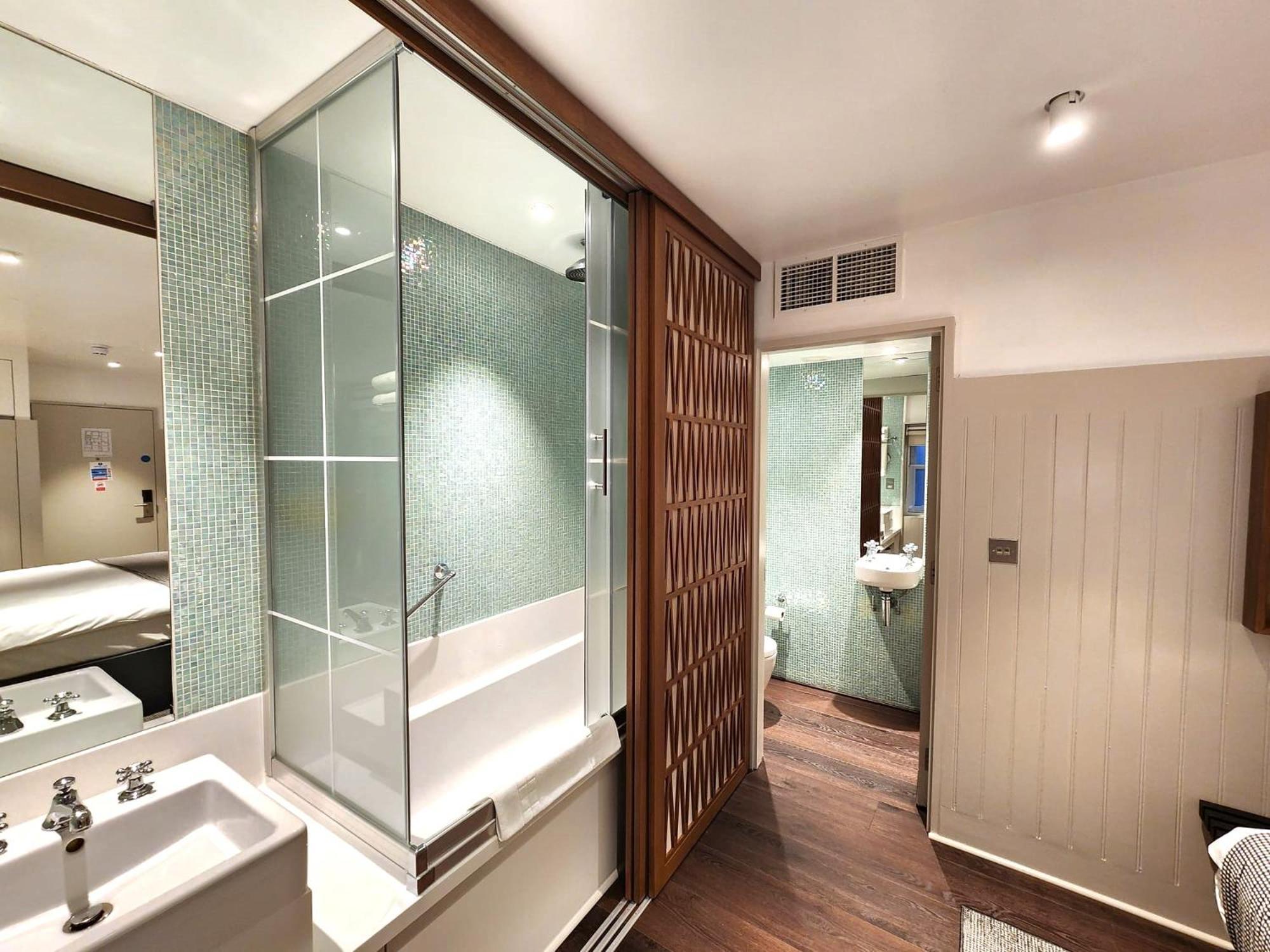 Leicester House Hotel 4*