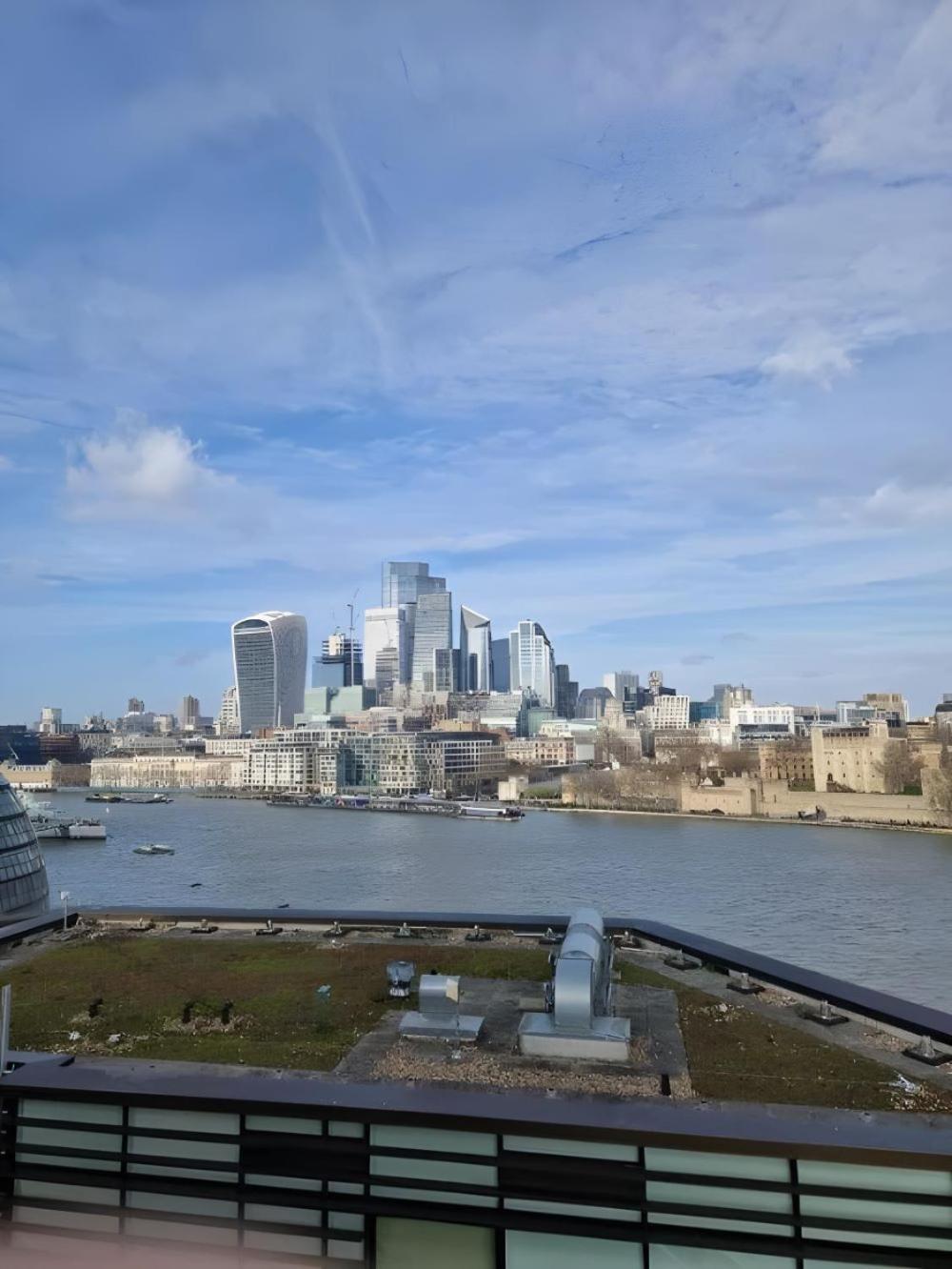 3 Million Pound Luxury Large Tower Bridge Direct Views Sleeps 6 *