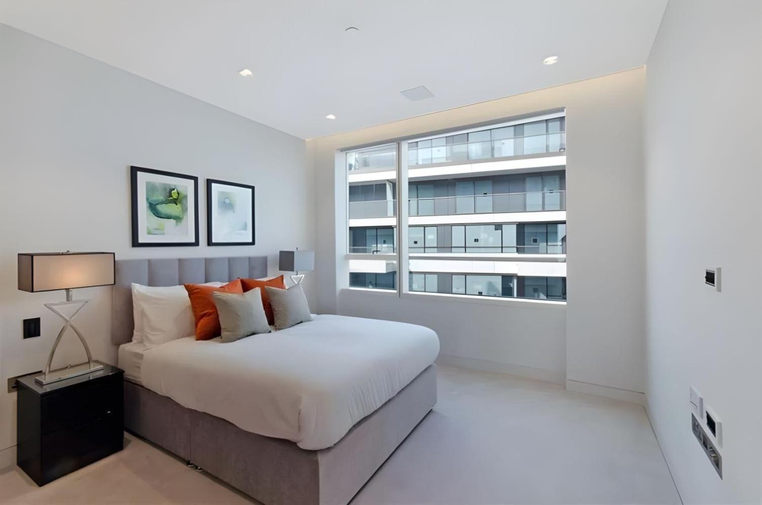 3 Million Pound Luxury Large Tower Bridge Direct Views Sleeps 6 *