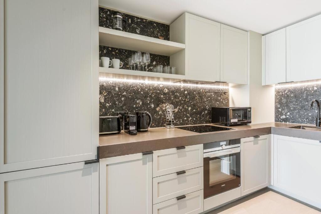Shyroyale Apartment