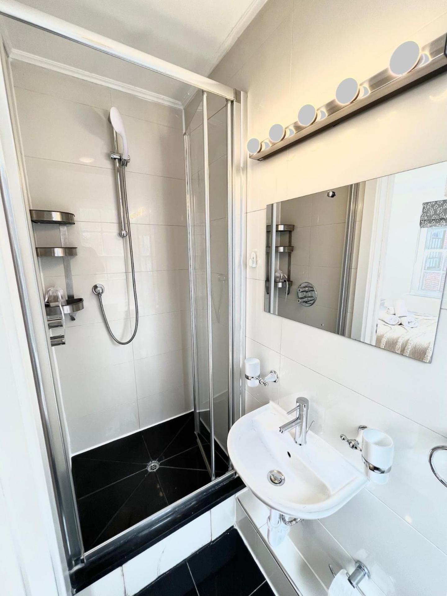 3 Bed Apartment- Appartement