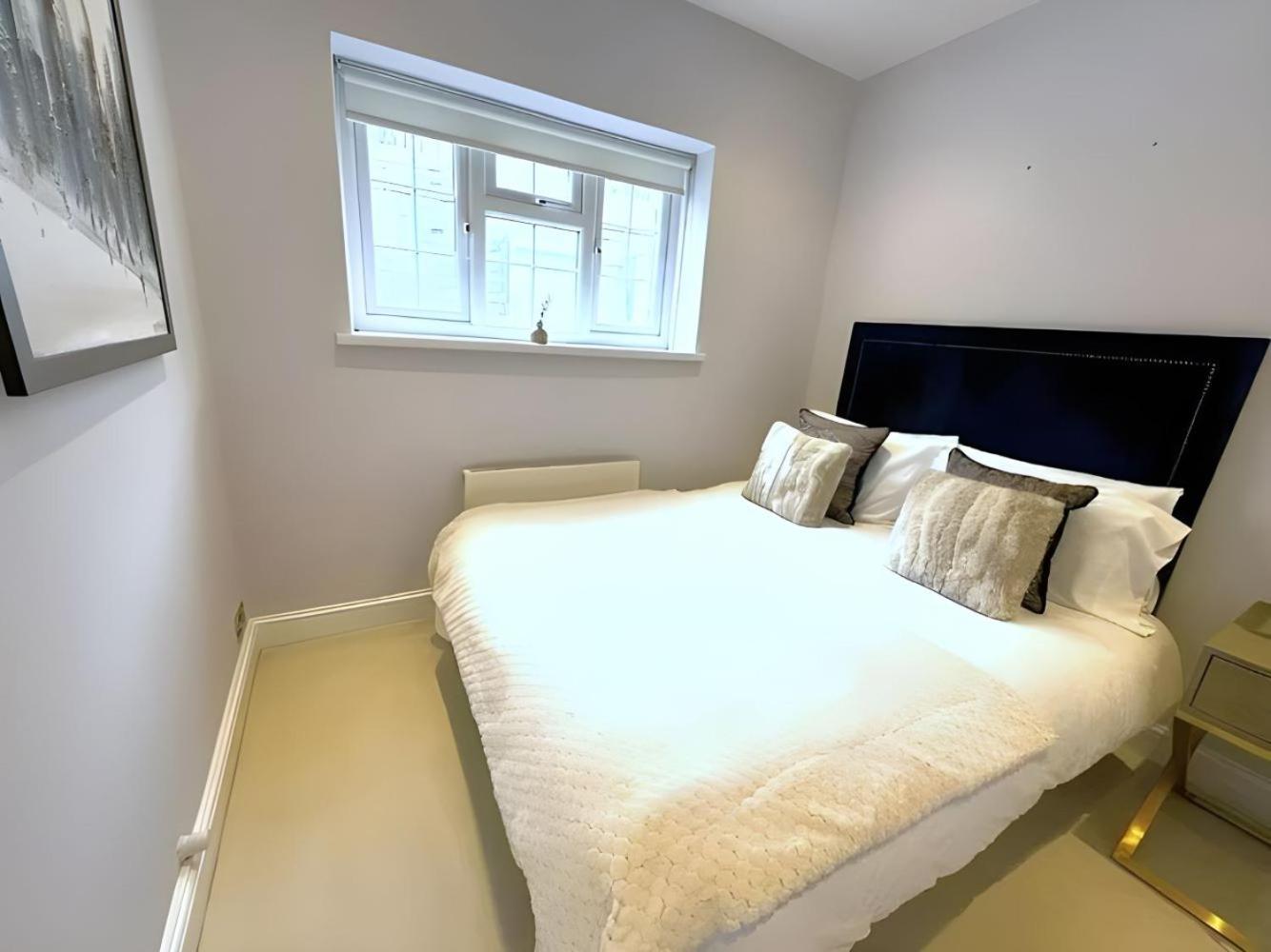 4million Pound Beautiful Mayfair House By Park Lane With Private Roof Terrace *