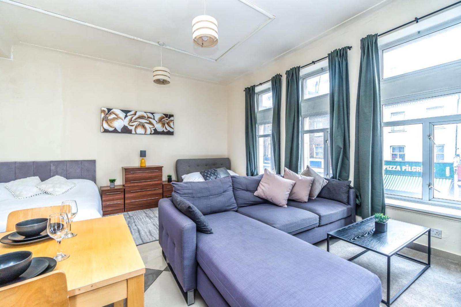 Large By Finsbury Park Apartment *