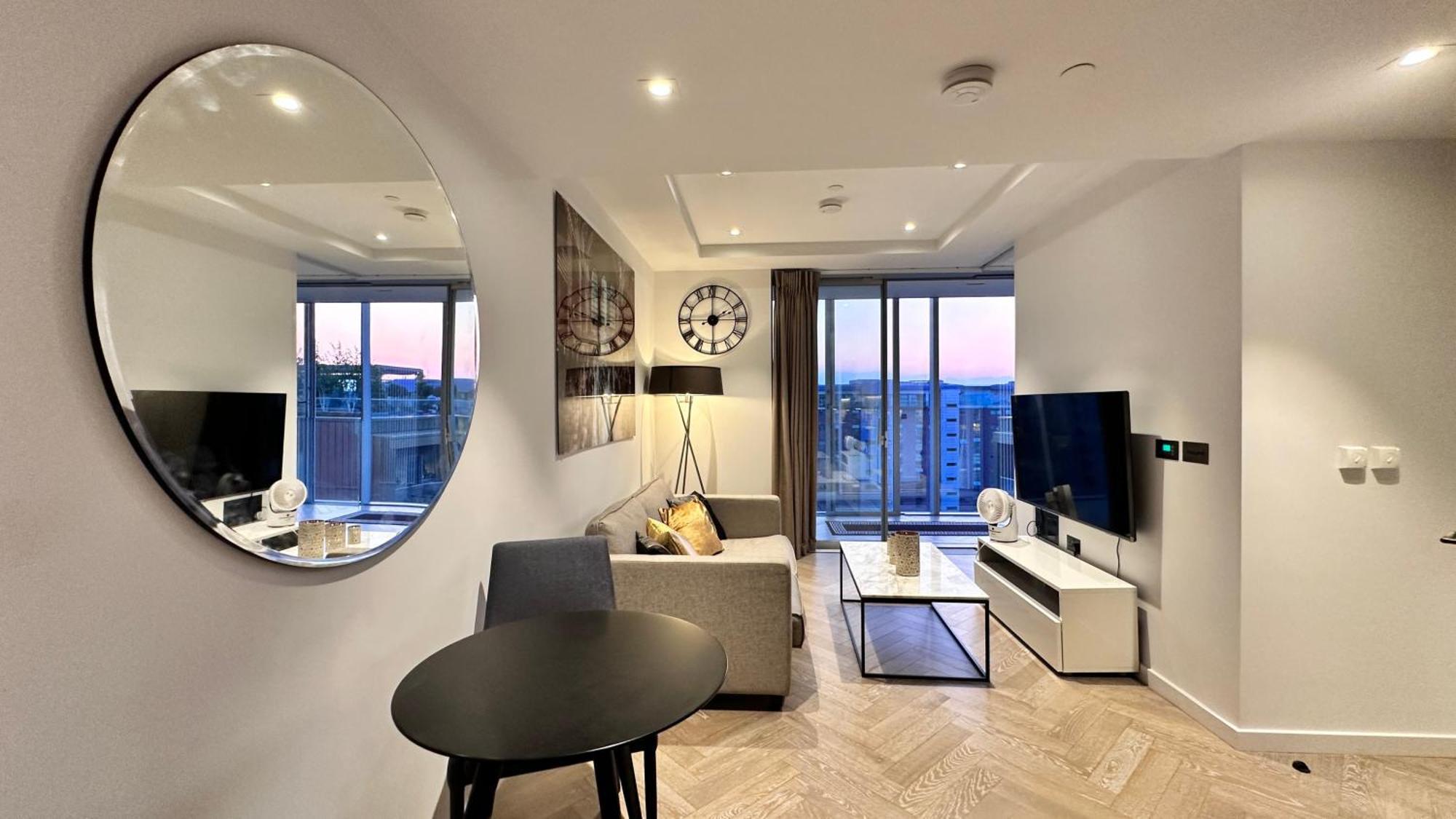 Apartamento Battersea Power Station - Winter Garden Balcony & 1gb Wifi - Luxurylondonstays *