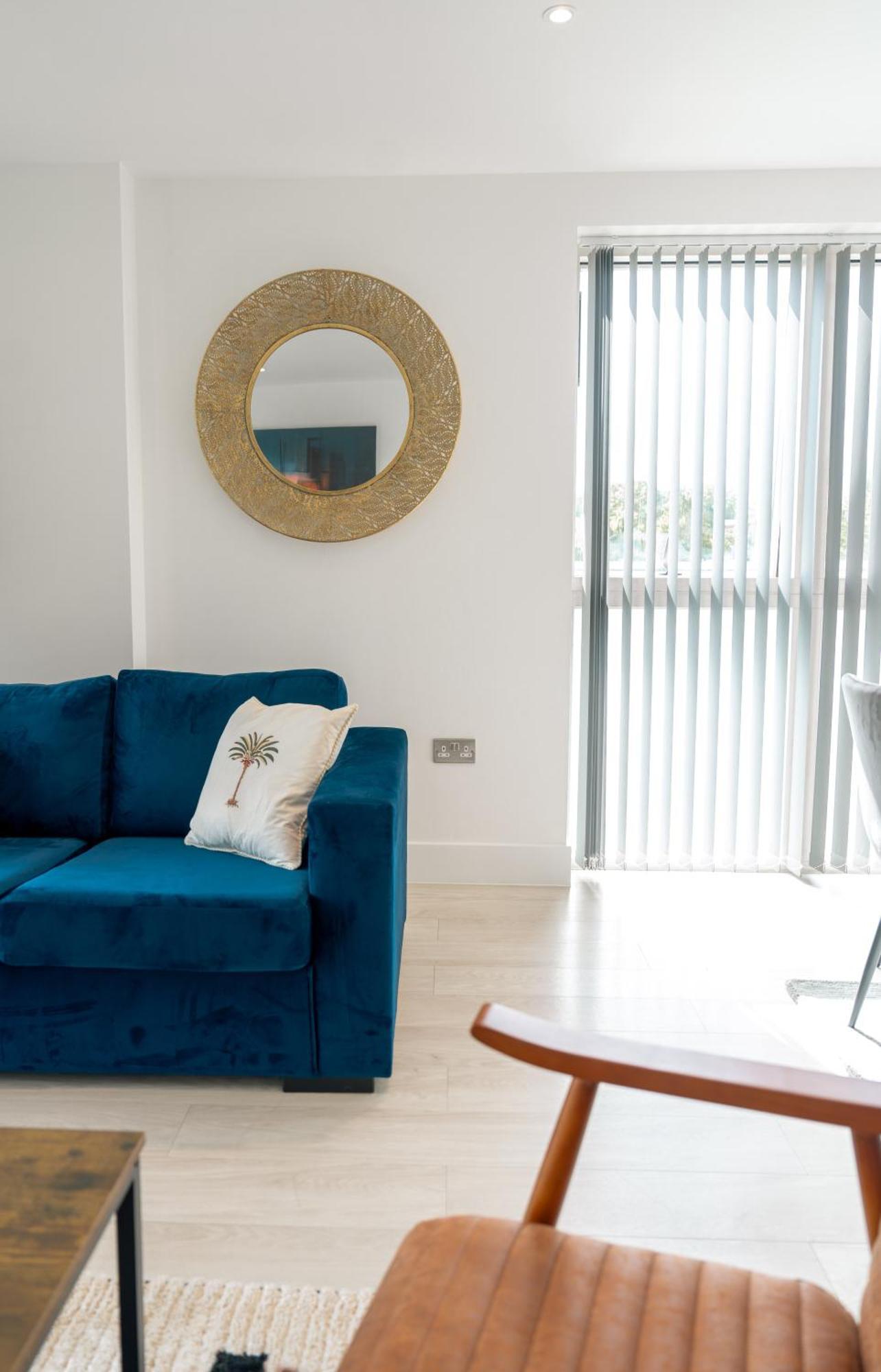 Appartement Modern 2 Bedroom With Superking Bed, Gated Free Parking & Balcony Views Near Wembley