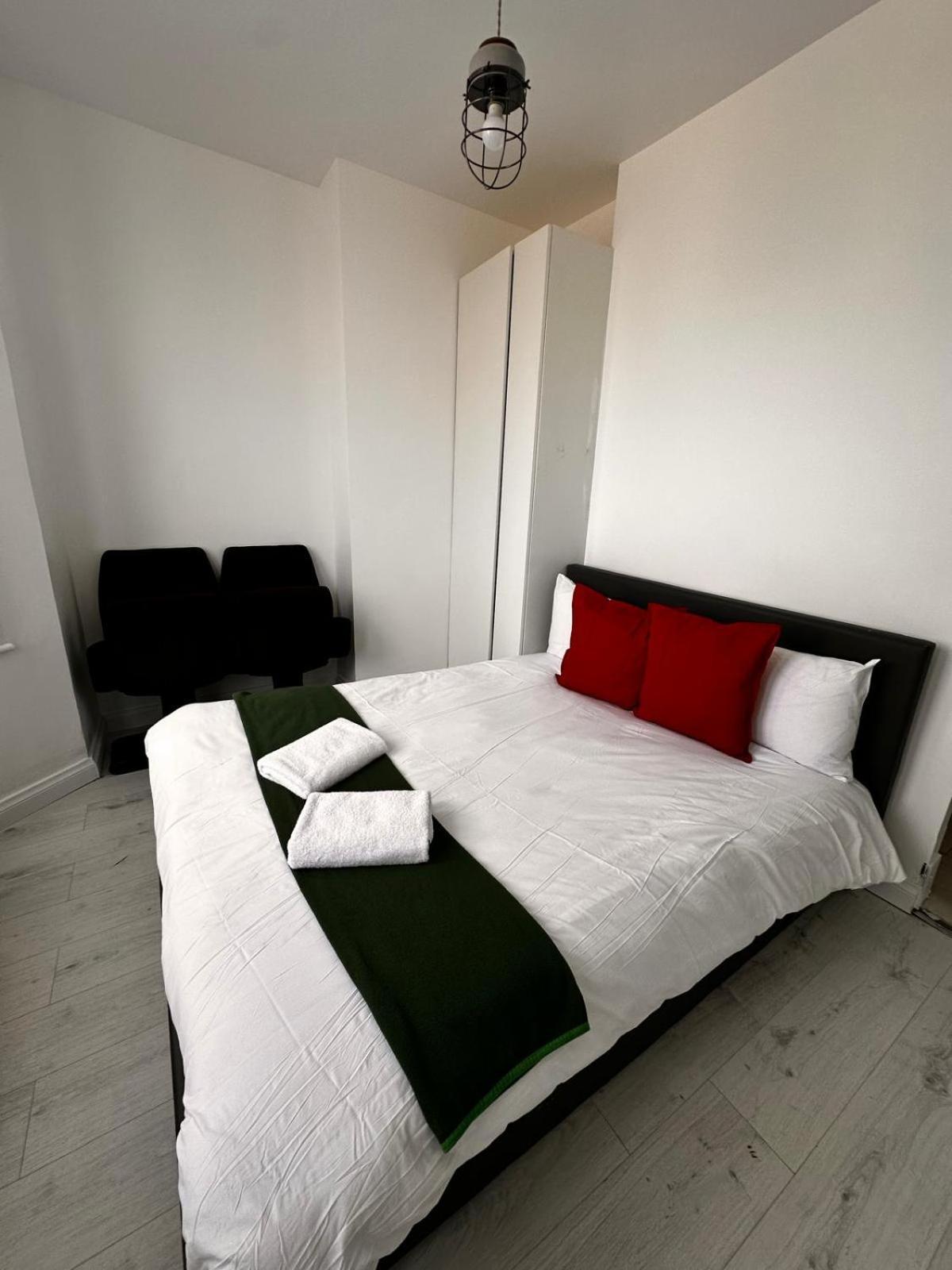 2 Bedroom Flat Wembley Appartement Londres