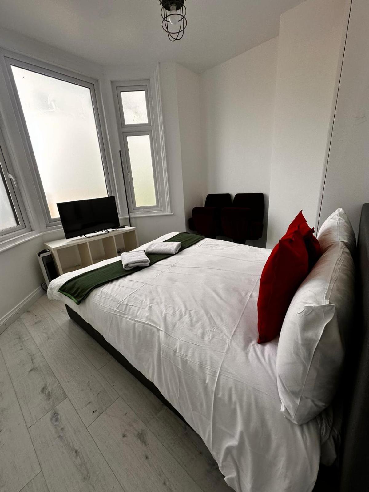 2 Bedroom Flat Wembley Appartement