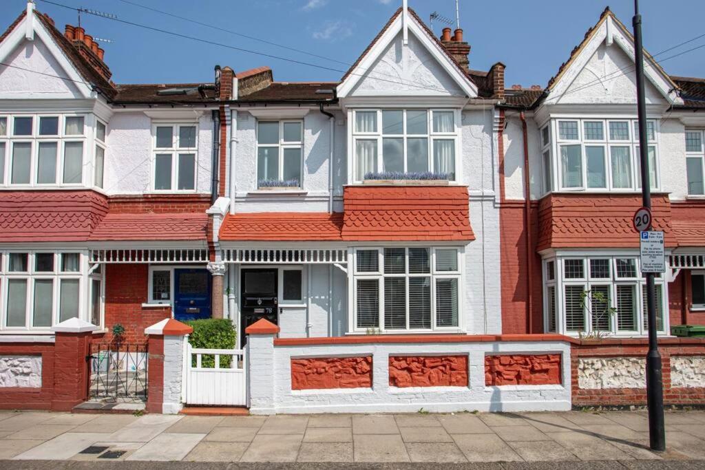 Casa de férias Beautiful 5 Bedroom 4 Bathroom House In W6 By Yoko - 10 Minute's To - Free Parking, Fast Wifi, Work Desks And Smarttvs With And Netflix