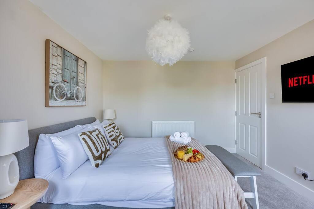 Beautiful 5 Bedroom 4 Bathroom House In W6 By Yoko - 10 Minute's To - Free Parking, Fast Wifi, Work Desks And Smarttvs With And Netflix Casa de férias Londres