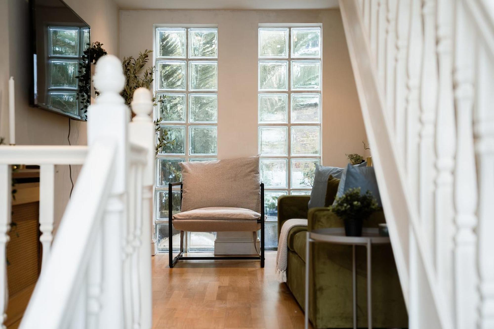 1 Bed Chelsea House With Private Terrace London