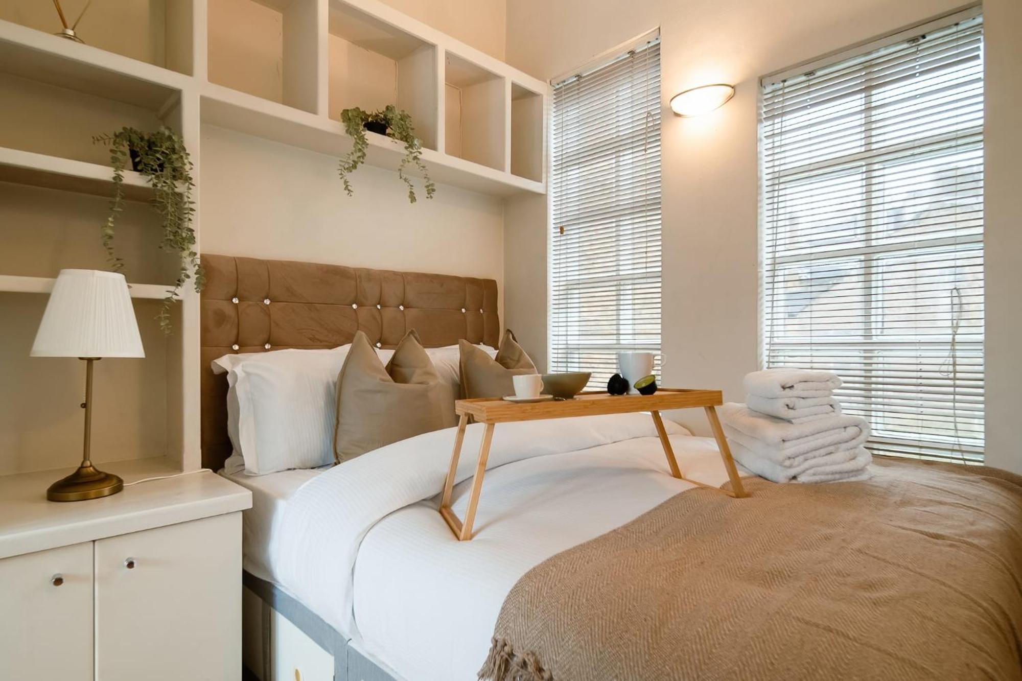 1 Bed Chelsea House With Private Terrace Apartment *