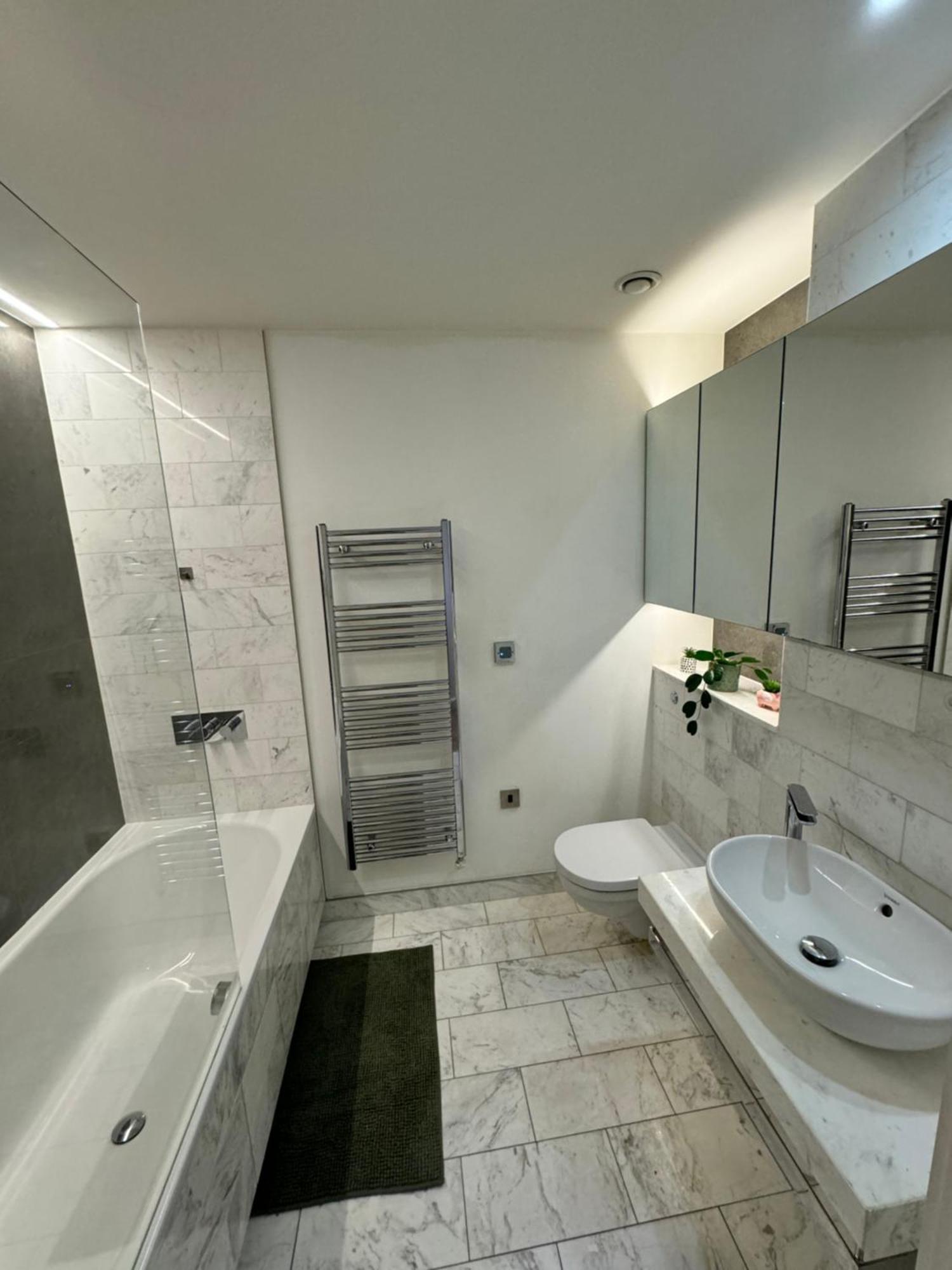 Scenic View 1-bed Near Downtown With Free Wifi *