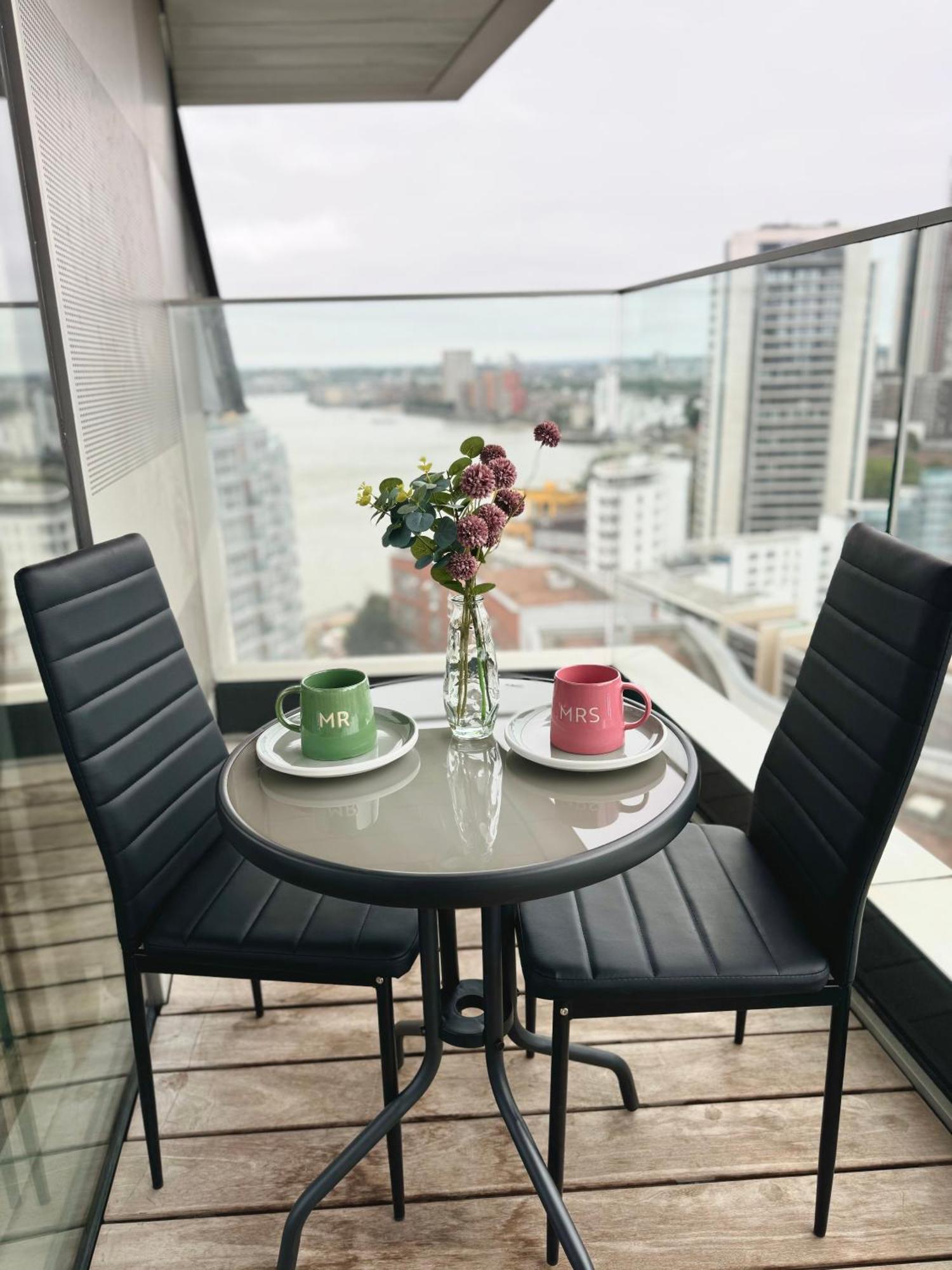 Scenic View 1-bed Near Downtown With Free Wifi Apartamento Londres