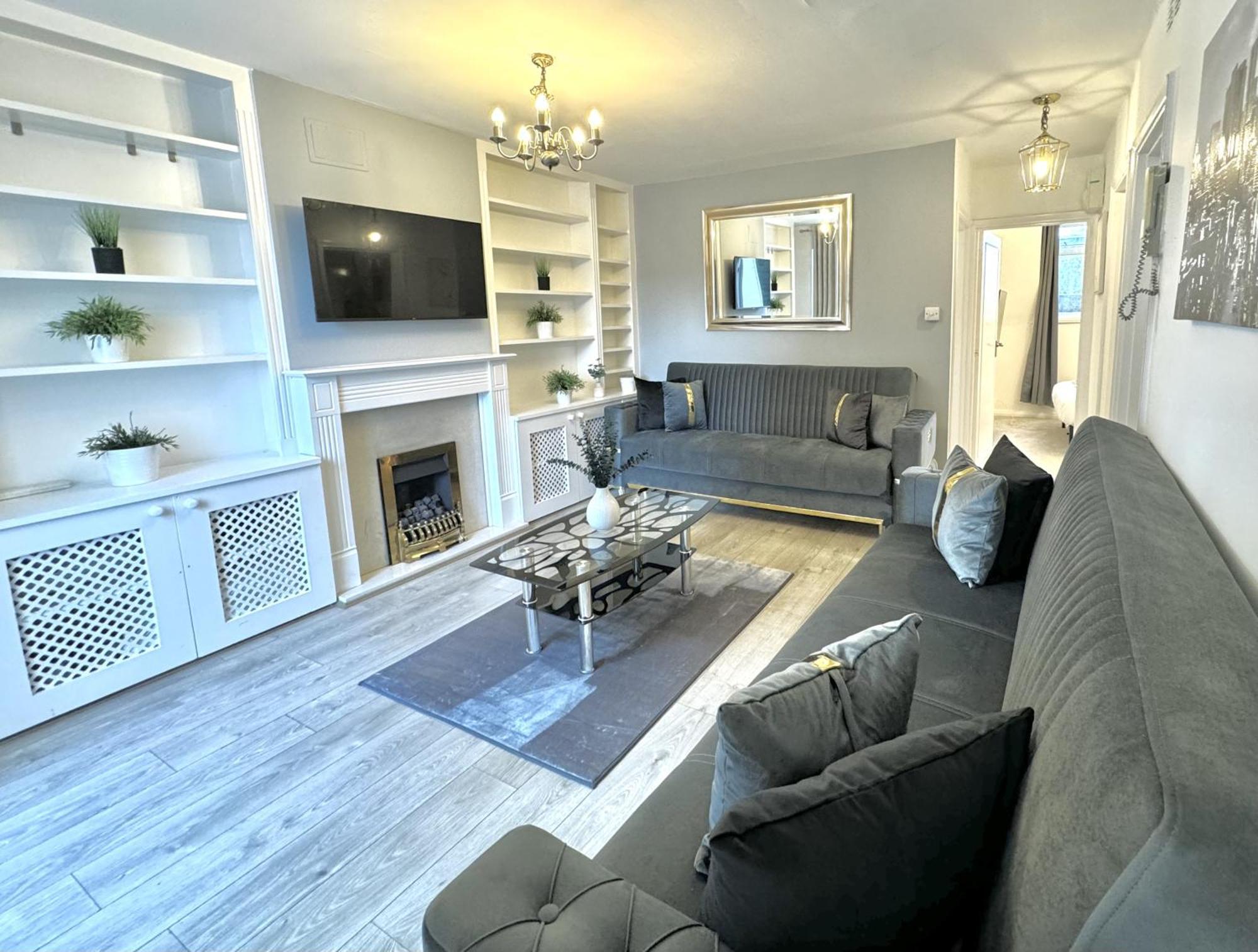 Appartement Newly Renovated Kensington 2 Bedroom With Balcony Near Harrods Sleeps 6, 2 Min Walk From Station *