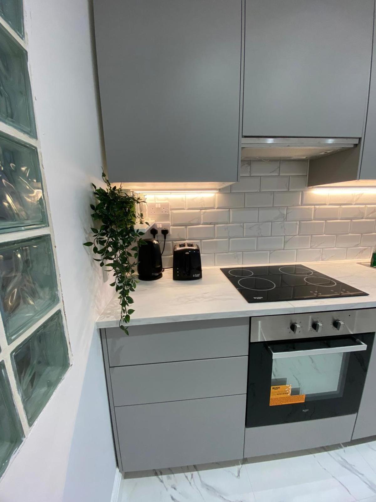 Beautiful Newly Renovated House Sleeps 6 People, Only 12 Minutes By Tube To Oxford Circus