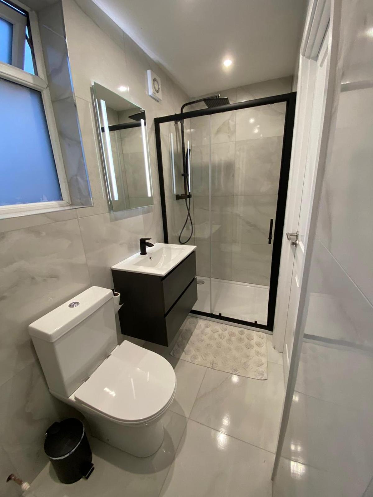 Ferienhaus Beautiful Newly Renovated House Sleeps 6 People, Only 12 Minutes By Tube To Oxford Circus *