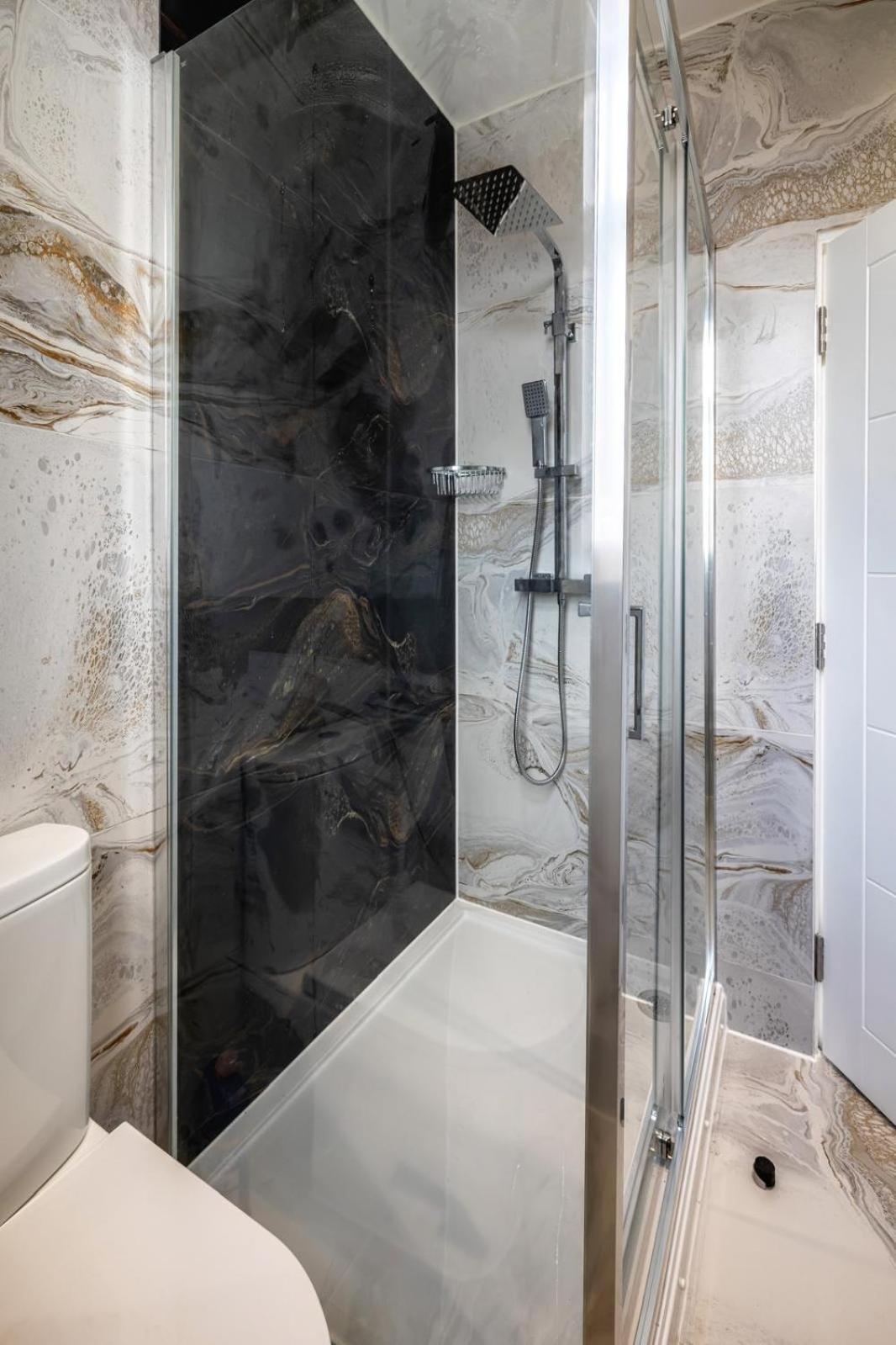 Modern With Driveway Parking For 2 Vehicles, Near Tottenham Hotspur Stadium, White Hart Lane Train Station Ferienhaus *