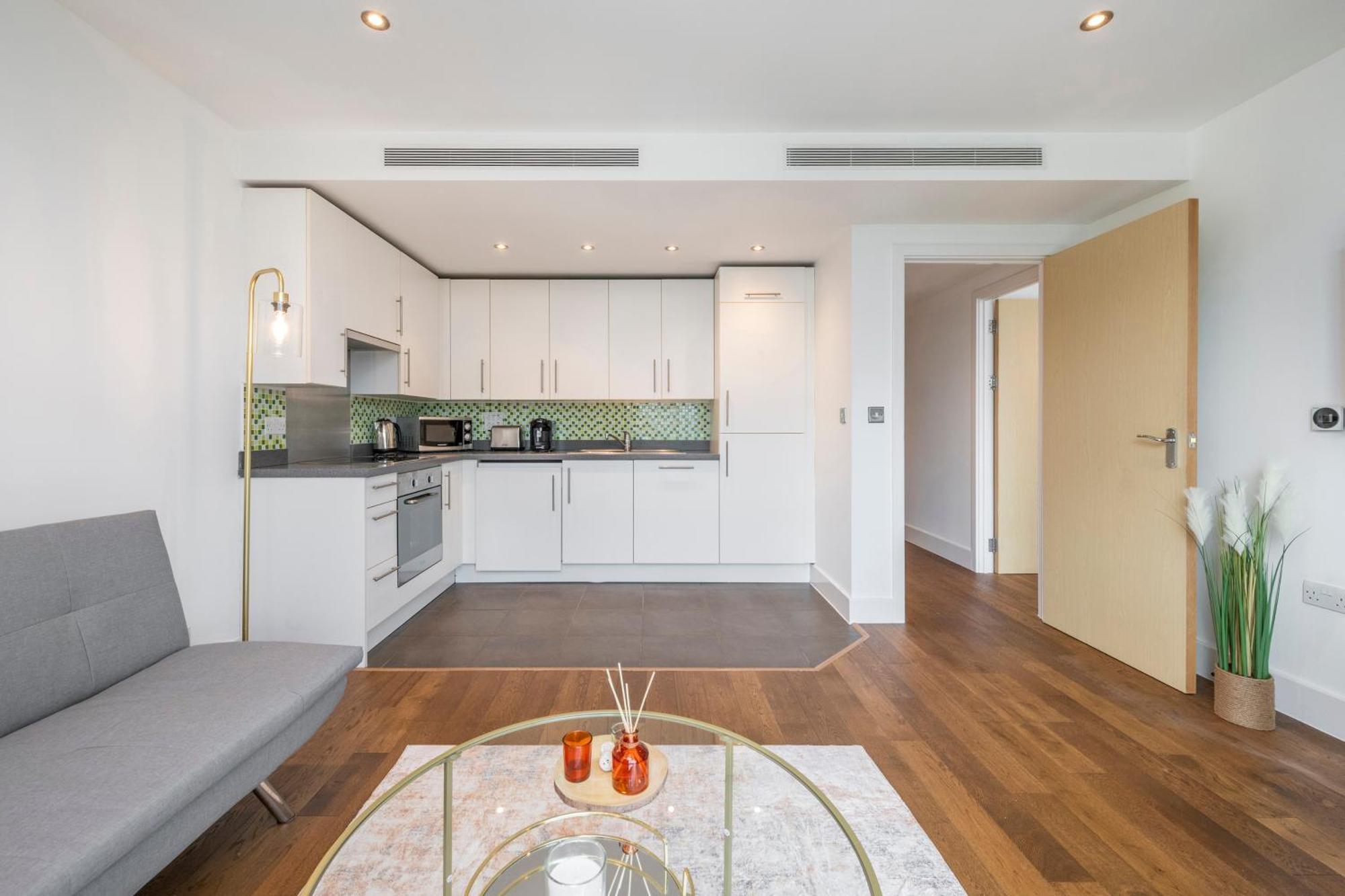 Stylish 2 Bedroom In Chelsea By Battersea Park With Ac Apartment