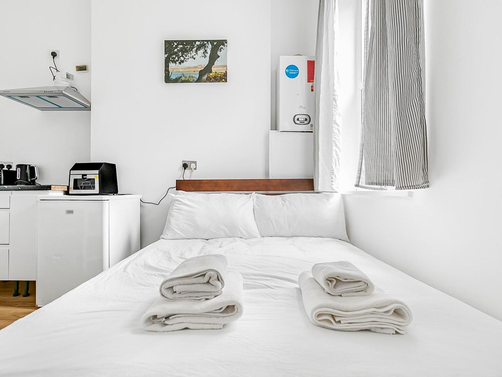 Cozy Brand New Studio In Hampsted Pass The Keys * Londres